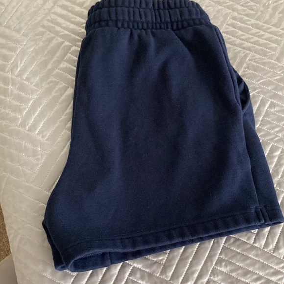 Fabletics shorts - Picture 2 of 3